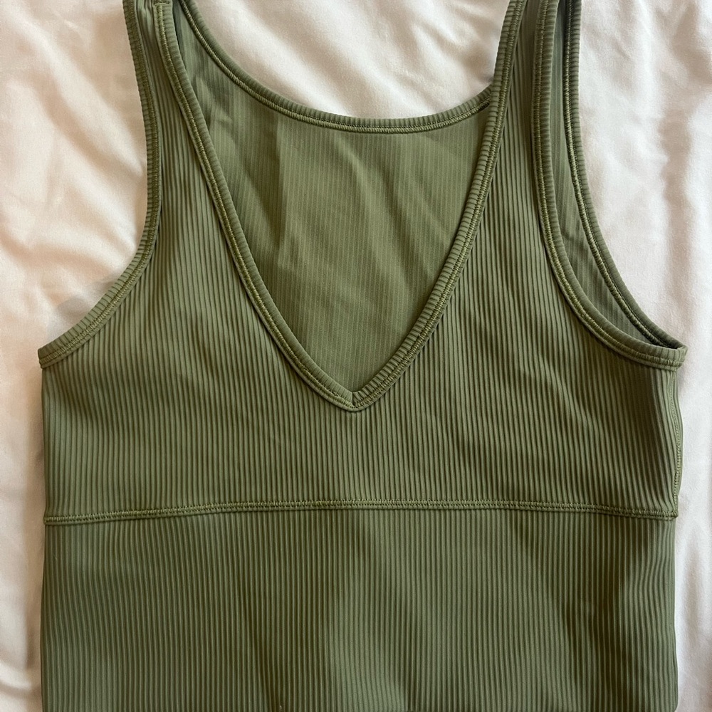 Green lululemon tank top